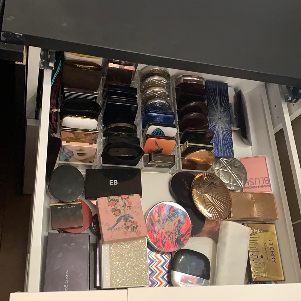 Makeup Mystery boxes! - Picture 7 of 8